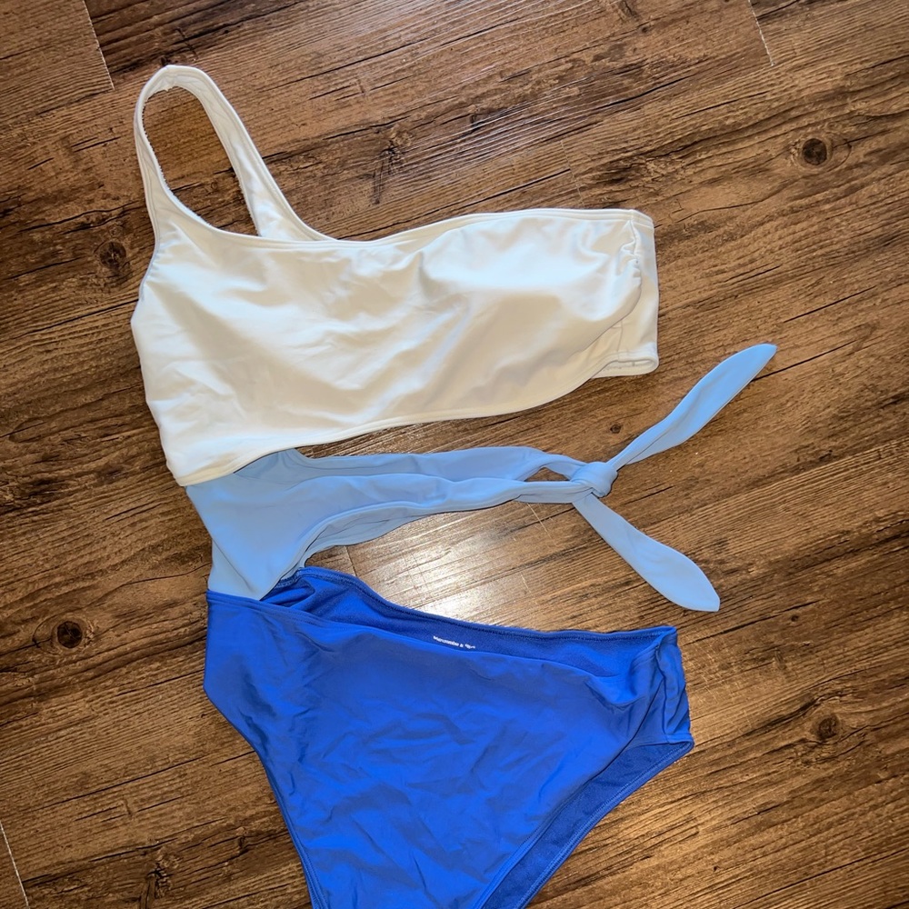 One Shoulder Cut Out One-Piece Swimsuit